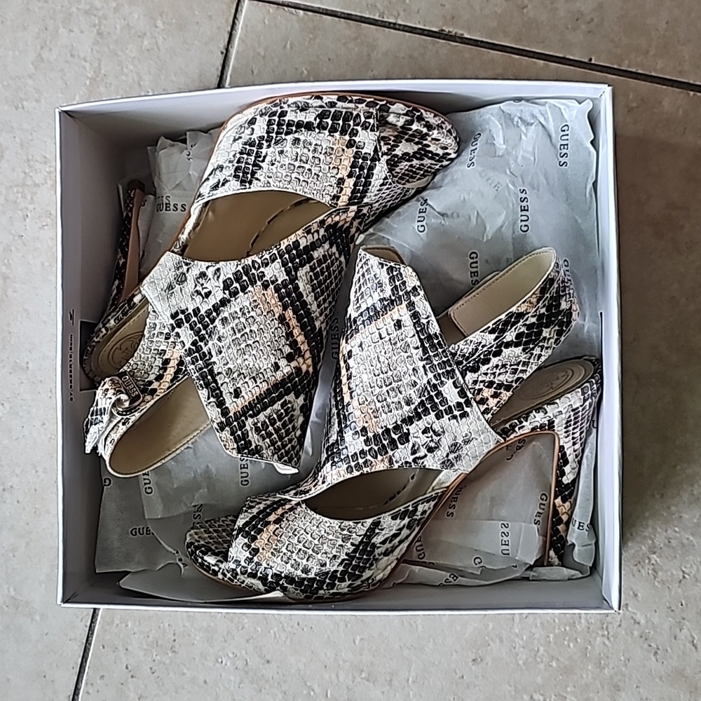 Guess Ambrose3 Sandals, Size 8, Snake Pattern, Al… - image 6